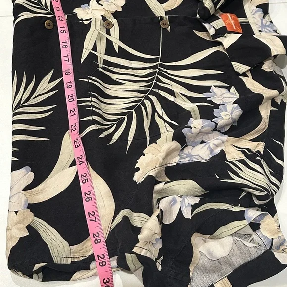 TOMMY BAHAMA Mens Hawaiian Shirt 100% Silk Short Sleeve Tropical Floral Size XXL - Picture 9 of 13